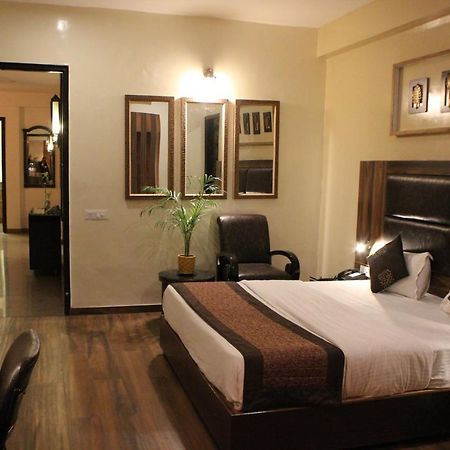 Hotel Imperial Park Gurgaon Exterior photo
