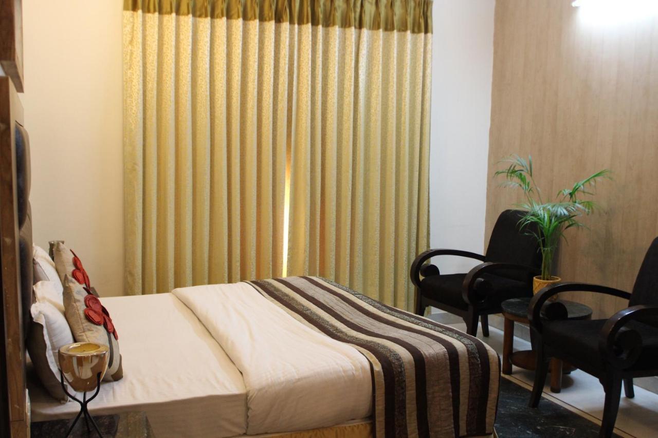 Hotel Imperial Park Gurgaon Exterior photo