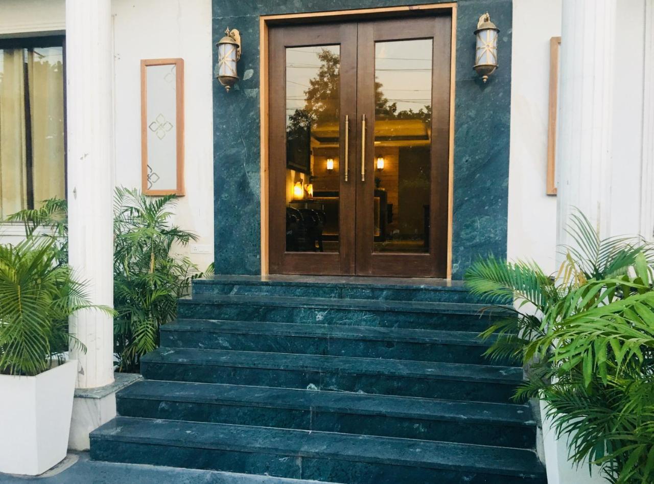 Hotel Imperial Park Gurgaon Exterior photo