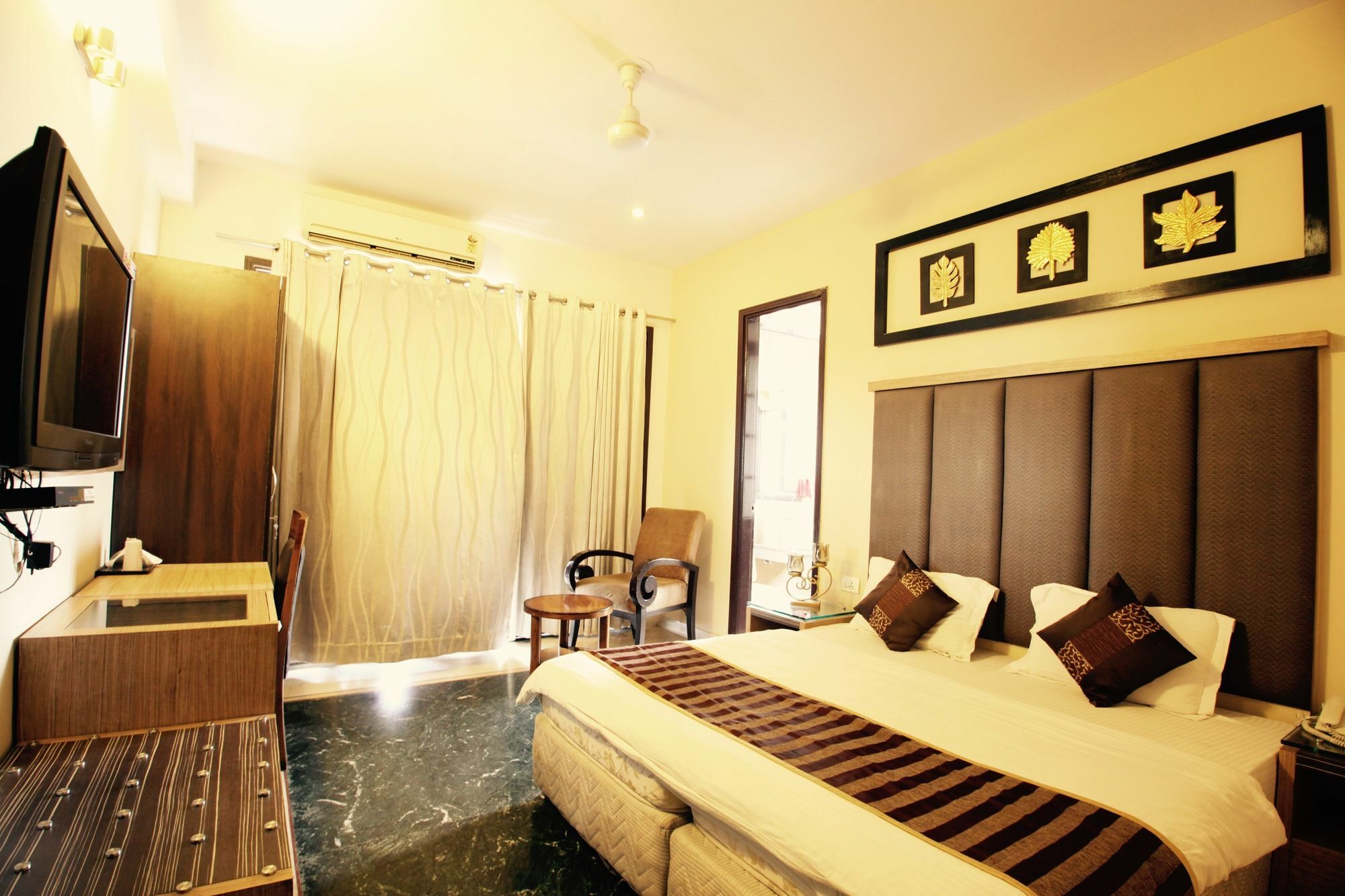 Hotel Imperial Park Gurgaon Exterior photo